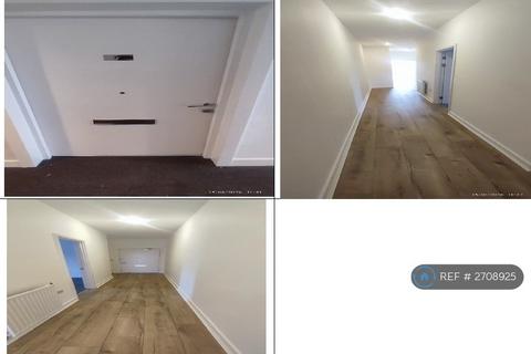 2 bedroom flat to rent, Gibson Court, London, SE9
