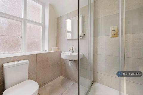 1 bedroom in a flat share to rent, Kimmerston House, London, SW1P