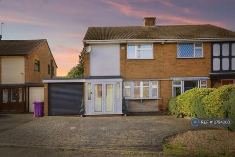 3 bedroom semi-detached house to rent, Mill Green, Wolverhampton, WV10
