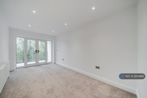 2 bedroom flat to rent, West Hill, South Croydon, CR2