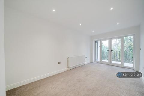2 bedroom flat to rent, West Hill, South Croydon, CR2