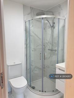 Studio to rent, Danbury St, London, N1