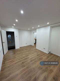 3 bedroom semi-detached house to rent, Glamis Avenue, Manchester, M11