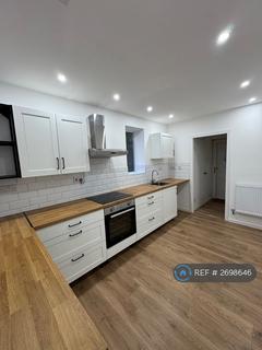 3 bedroom semi-detached house to rent, Glamis Avenue, Manchester, M11