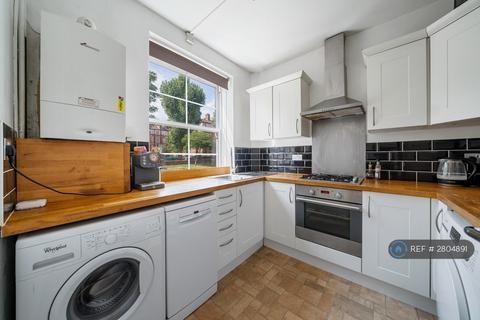 3 bedroom flat to rent, Vauban Estate, London, SE16