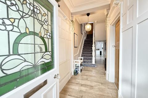 4 bedroom end of terrace house for sale, Valebrooke Avenue, Sunderland, SR2