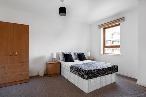 4 bedroom end of terrace house to rent, Indigo Mews, Ashton Street, London E14