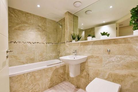 2 bedroom flat to rent, Queen's House, Fish Row, Salisbury                                                   *LIFT*