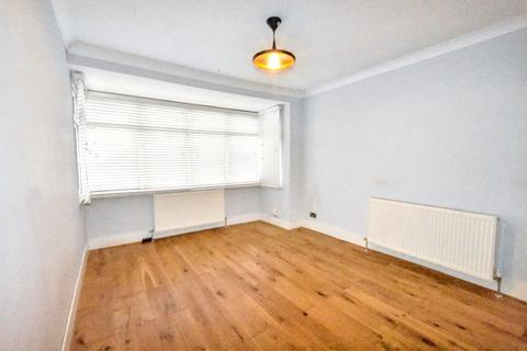 2 bedroom apartment to rent, Dorset Road, London SW19 3EQ
