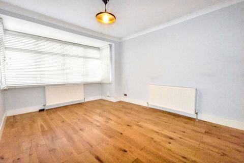 2 bedroom apartment to rent, Dorset Road, London SW19 3EQ