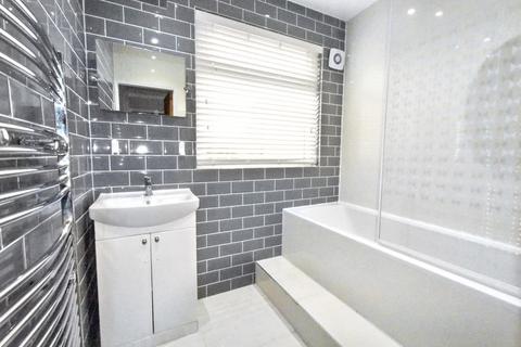 2 bedroom apartment to rent, Dorset Road, London SW19 3EQ