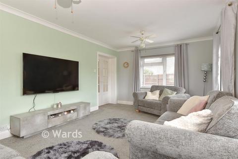 4 bedroom end of terrace house for sale, Barnfield Road, Davington, Faversham, Kent