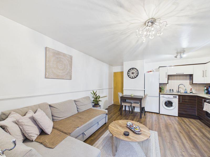 Lounge/Kitchen