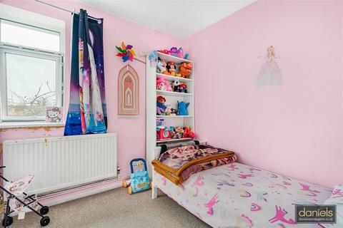 3 bedroom flat for sale, Harrowdene Road, WEMBLEY