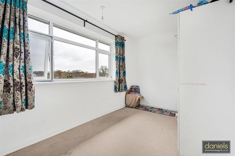 3 bedroom flat for sale, Harrowdene Road, WEMBLEY