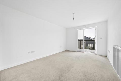 1 bedroom flat for sale, De Pass Gardens, Barking