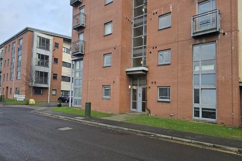 2 bedroom ground floor flat to rent, 102 South Victoria Dock Road, ,