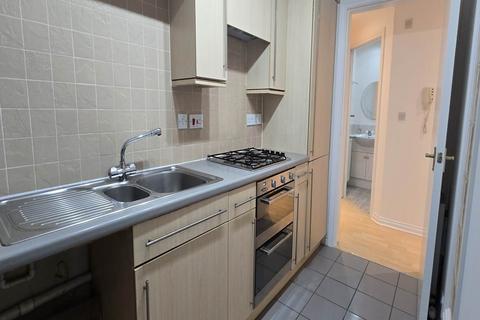 2 bedroom ground floor flat to rent, 102 South Victoria Dock Road, ,