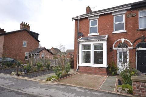 3 bedroom semi-detached house to rent, Moor Road, Leyland PR26