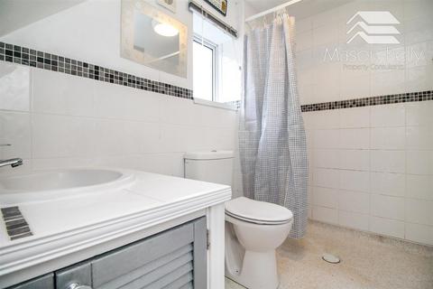 3 bedroom semi-detached house to rent, Milton Keynes MK3
