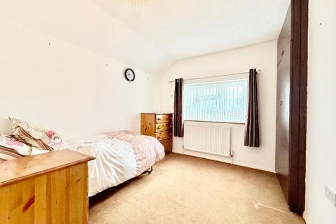 3 bedroom semi-detached house for sale, Leathwaite Close, Limbury Mead, Luton, Bedfordshire, LU3 2TG