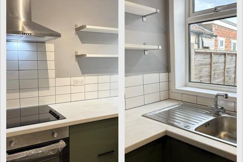 2 bedroom terraced house to rent, South Croydon CR2