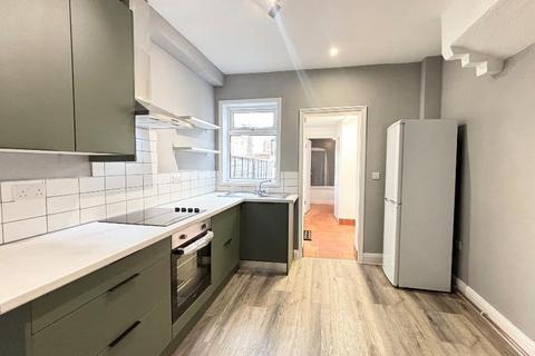 2 bedroom terraced house to rent, South Croydon CR2