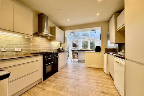 undefined, Hart Hill Drive, St Annes, Luton, Bedfordshire, LU2 0AX