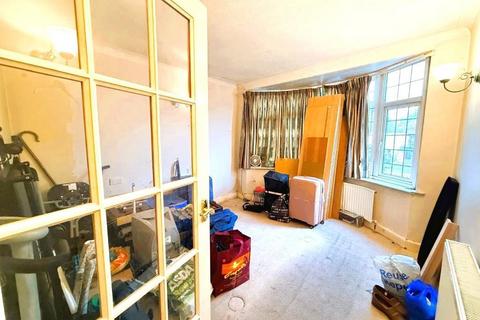2 bedroom semi-detached bungalow for sale, Challney, Luton LU4