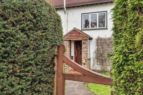3 bedroom detached house for sale, Farleigh Road, Warlingham, CR6 9EJ