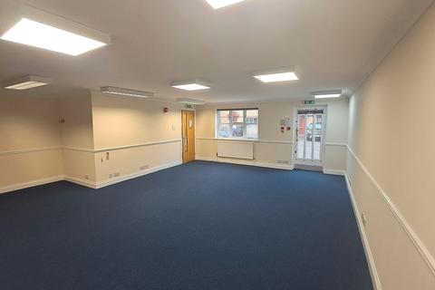 Office to rent, Silver St Reading RG1 2TH