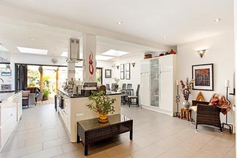 5 bedroom semi-detached house for sale, Arundel Road, Kingston upon Thames, Surrey, KT1 3RY
