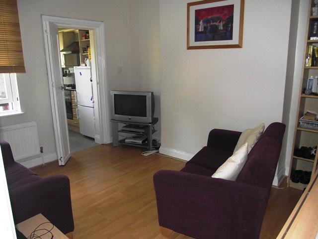 Flat 2 32 Clyde Road
