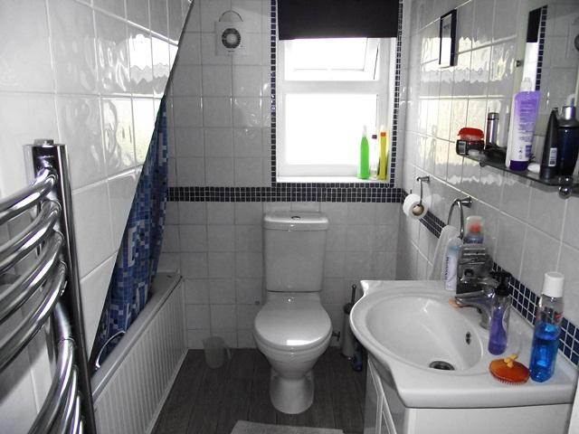 Flat 2 32 Clyde Road