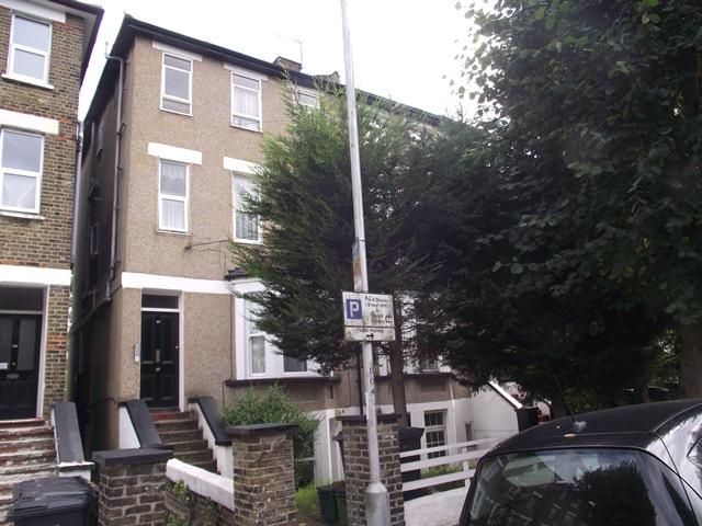 Flat 2 32 Clyde Road