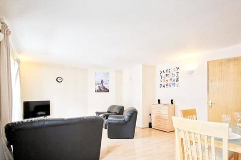 2 bedroom apartment to rent, Stockwell Road, London, SW9