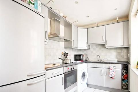 2 bedroom apartment to rent, Stockwell Road, London, SW9