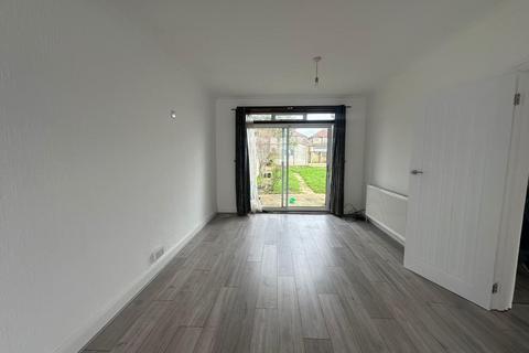 3 bedroom end of terrace house to rent, Brampton Road, London