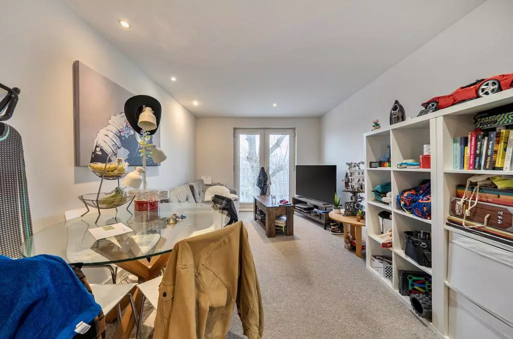 3 bedroom apartment for sale - Photo 5