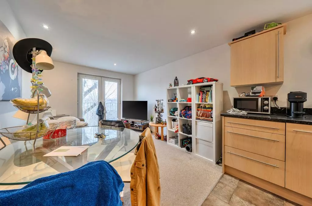 3 bedroom apartment for sale - Photo 7