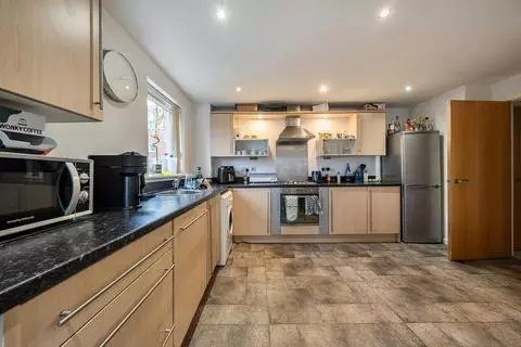 3 bedroom apartment for sale - Photo 10