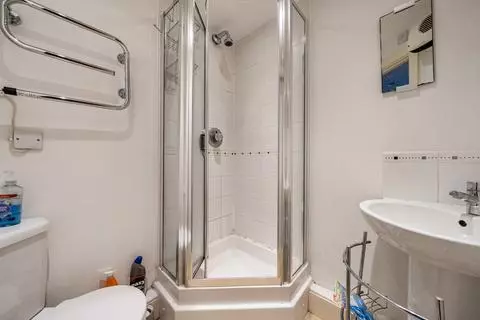 3 bedroom apartment for sale - Photo 16