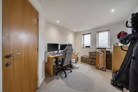 3 bedroom apartment for sale - Photo 19