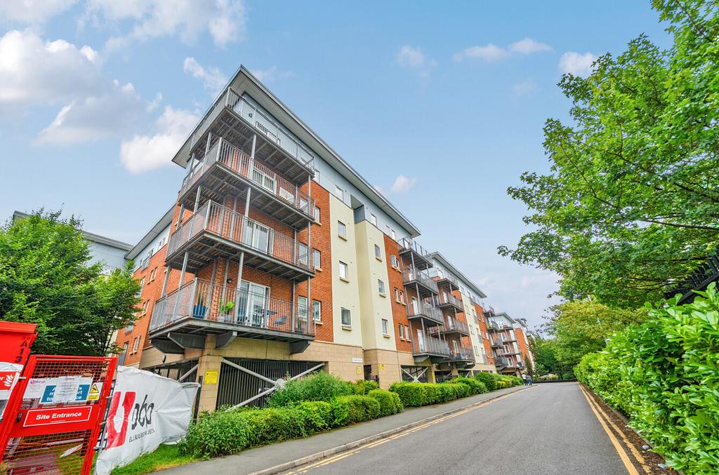 3 bedroom apartment for sale