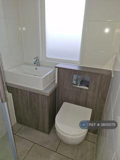 Studio to rent, Pullman Court, London, SW2