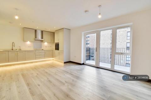 2 bedroom flat to rent, Bridgeman House, Watford, WD18