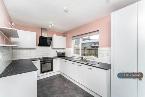 2 bedroom end of terrace house to rent, Kingston Avenue, West Drayton, UB7