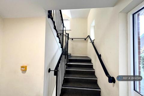 2 bedroom flat to rent, Cresswell Court, Staines-Upon-Thames, TW19