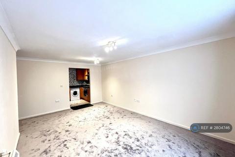 2 bedroom flat to rent, Cresswell Court, Staines-Upon-Thames, TW19