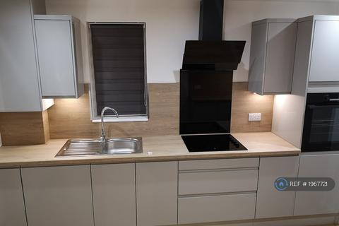3 bedroom semi-detached house to rent, Cartwright Road, Sunderland, SR5